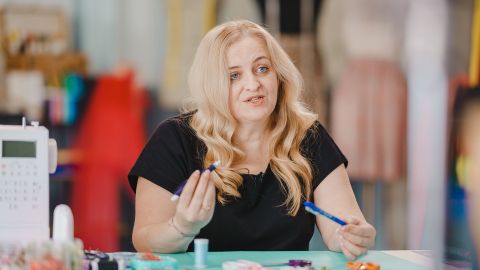 Round and angled sewing: the example of make-up remover wipes